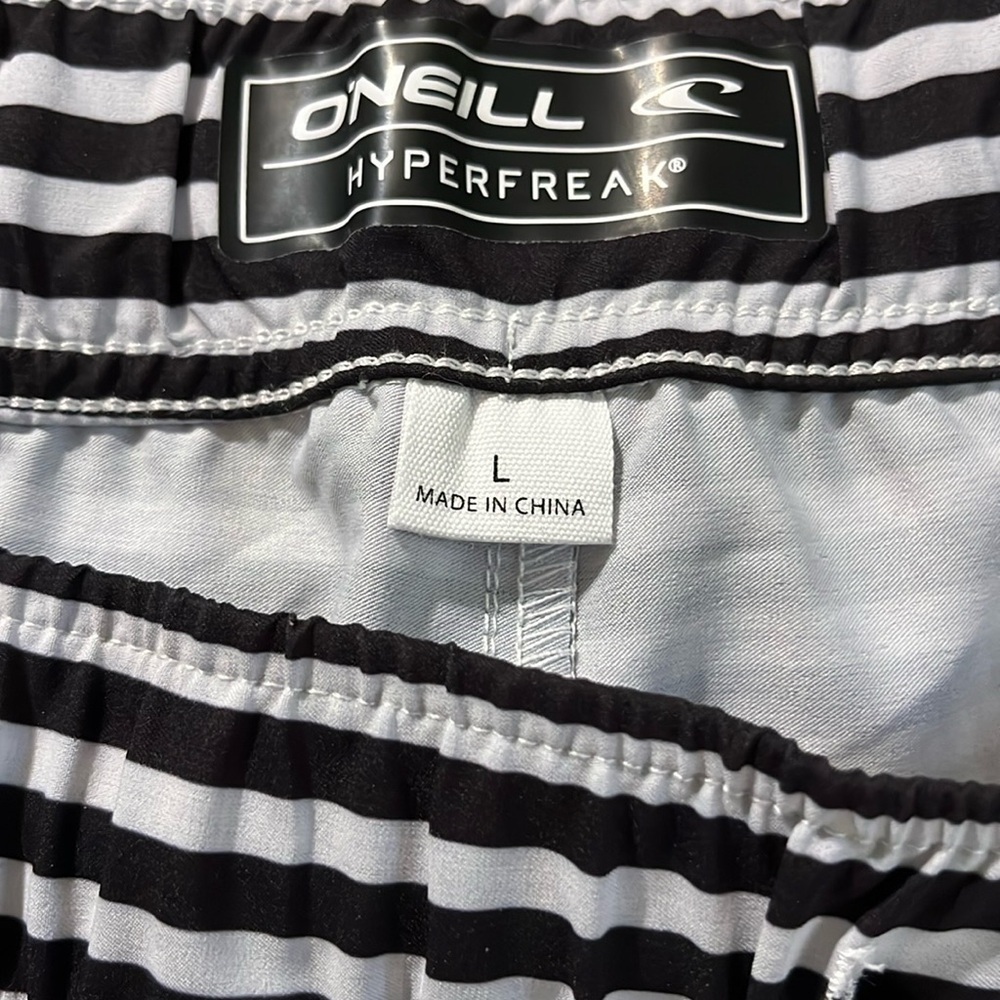 O'Neill Women's Laney 2" Printed Stretch Board Shorts, Size Large - Picture 3 of 7